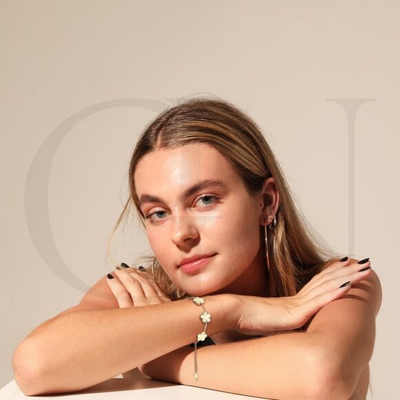 Elegant 18K Gold Plated Clover Bracelet - Adjustable Link Jewelry Gift for Women - Picture 6 of 7